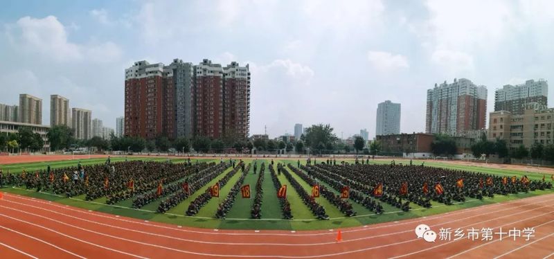 綠云剪去換戎裝，健步鏗鏘演兵場(chǎng)