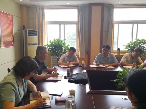 深入一線調(diào)研 傾聽教師心聲|新鄉(xiāng)市教育副局長劉建學同志到新鄉(xiāng)十中進行調(diào)研