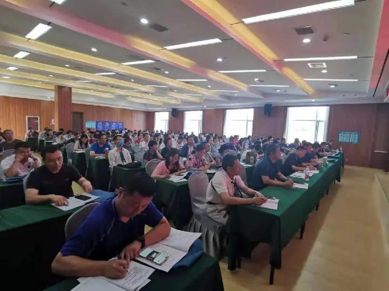 前行不忘來時路，黨史學(xué)習(xí)在征途
