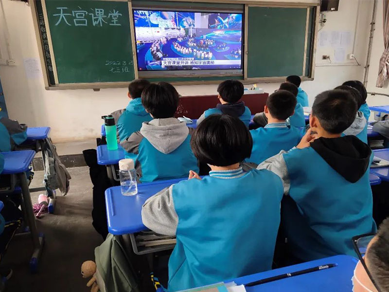 飛天夢永不失重 科學(xué)夢張力無限