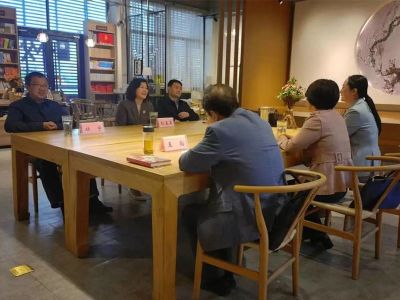 專家引領助提升 家校攜手向未來