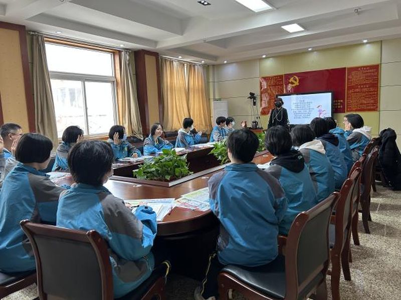 暖暖陽(yáng)光 互助成長(zhǎng)——新鄉(xiāng)市第十中學(xué)心理委員第一期培訓(xùn)