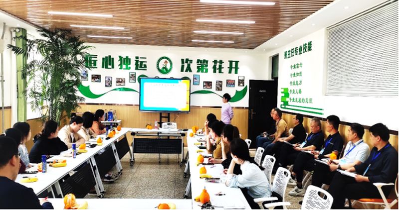 家訪潤心田 研討走心路|新鄉(xiāng)市第十中學(xué)幸福班主任成長沙龍第二期