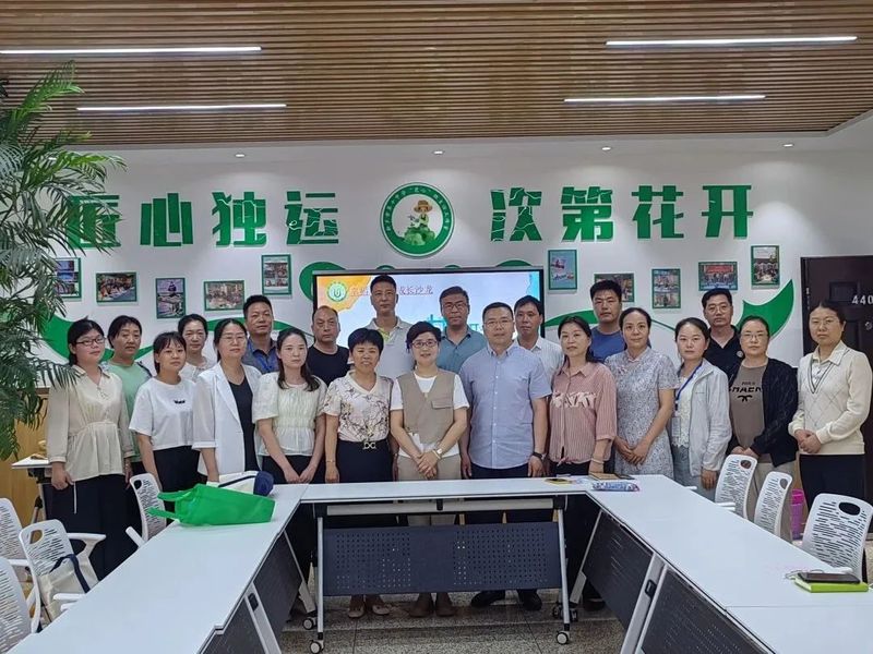 分享管理微智慧 匯聚育人大能量——新鄉(xiāng)市第十中學(xué)幸福班主任成長沙龍第三期