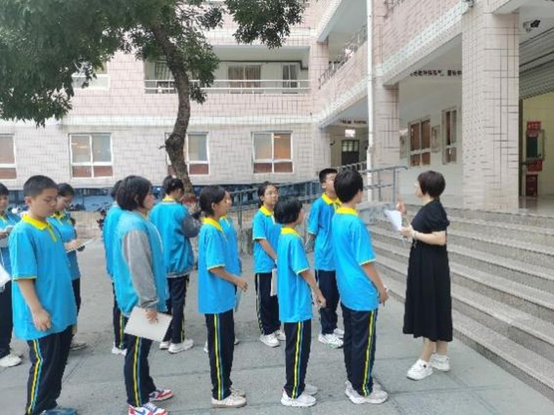《了解我們的校園》——新鄉(xiāng)市第十中學(xué)地理組科學(xué)教育優(yōu)秀課例展評(píng)